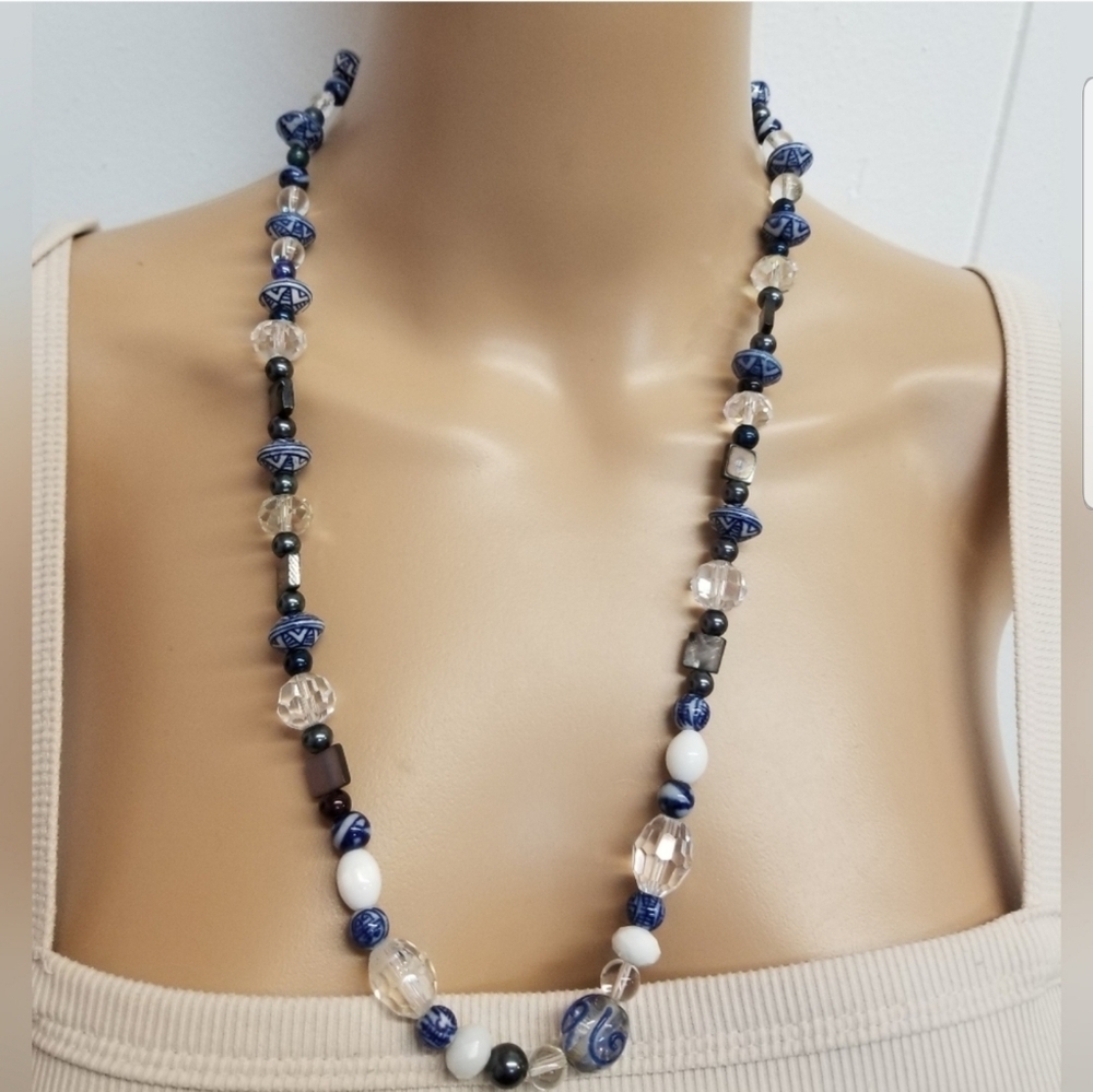 VINTAGE CHINESE HANDPAINTED PORCELAIN & GLASS BEAD NECKLACE